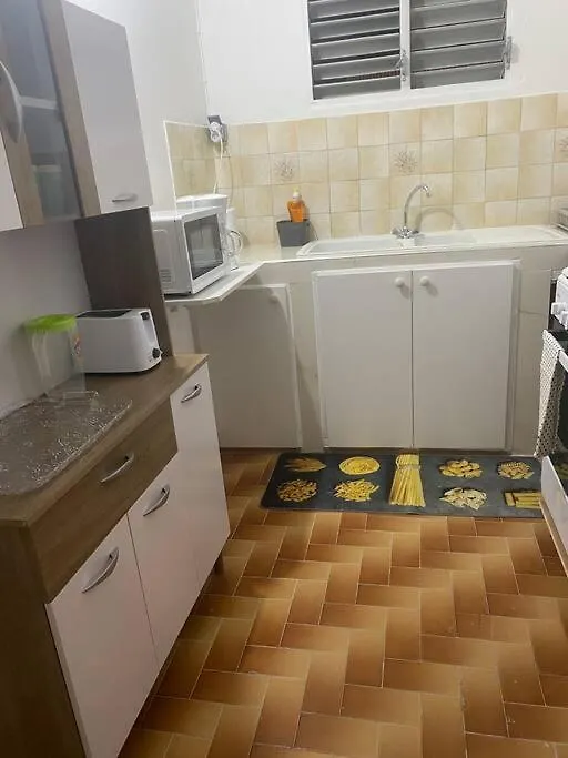 Διαμέρισμα Appartement A Proximite De La Plage Du Bourg ! Sainte-Anne