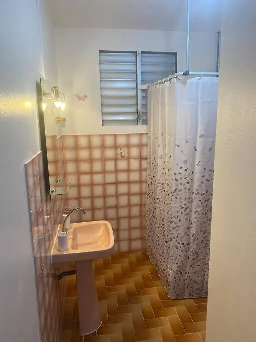 Appartement A Proximite De La Plage Du Bourg ! Sainte-Anne